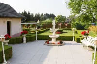 Central, quiet, vacation ambience, near Cologne Trade Fair & Mediterana