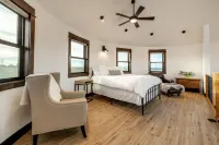 Sunrise Silo - Luxury stay near Bozeman, Montana.