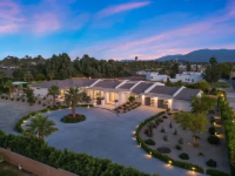 Stagecoach: 9 Br, 17 Bed, 45 ft Pool, New Pickleball Ct, 9-Hole Golf, Volleyball