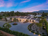 Incredible 45 Ft Pool: 9 Br, 15 Bed, 45 ft Pool, 9 Putting Holes Golf, Gameroom