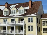 Mountain & sunset views from balcony! Heated pool/spas, walk to lifts & village!