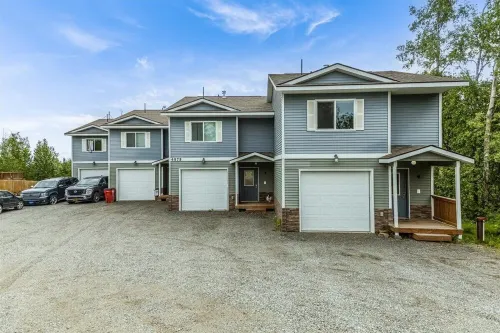Mountain View Haven - Luxe Townhouse w/ King Suite & Walk-In Closet