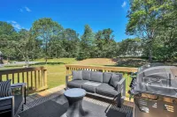 Luxury Pocono Mountain Retreat - 4 Bedrooms - Community Pool and Lake