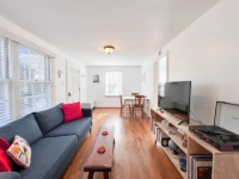 Updated 1BR cottage on private acre+ lot