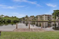 Walk to Wilton Dr | Waterfront