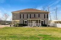 Tranquil waterfront getaway