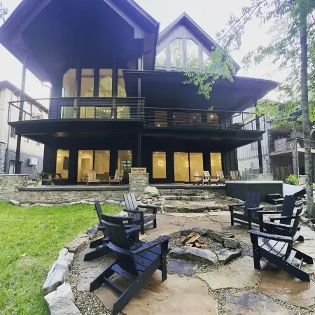 Luxury Vacation Home Right on the Nantahala River in Bryson City NC