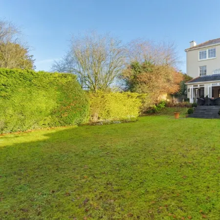 Beautiful 7-Bedroom Countryside Home