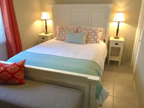 Bayfront 2 Bedroom with Private Dock and Beach Access Riley's Retreat