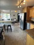 15 Minute walk to BYU!! Updated 2 Bed 1 Bath home with all you need. 프로보 호텔