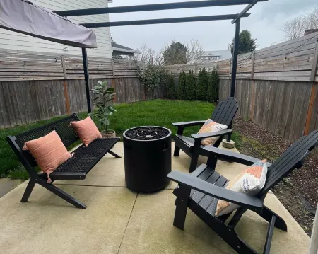 Darby House, centrally located wine country escape