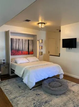 Industrial Modern Studio in Hillcountry river area