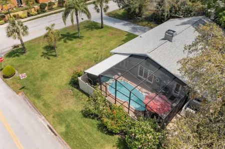 Quiet Oceanside Getaway excellent for families with children- Palm Harbor, FL