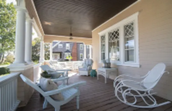 Historical New England coastal holiday home-2 min. from Ocean Beach