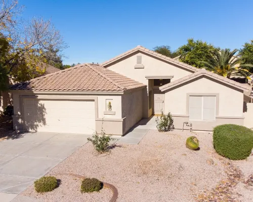 4-bedroom kid friendly home with HEATED Pool! ギルバートのホテル