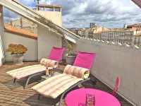 Contemporary bright apartment on Quai Royal with large terrace Sèt