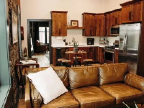 The Aaron is a charming 2-bedroom/ 2 bathroom apartment. Hotels in Grayson County