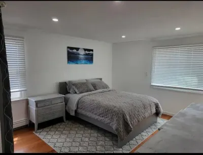Beautiful Ocean Front House Hotel dekat Richard Sparrow House Inc