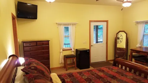 The Esker Ridge Chalet, Pristine Elkhart Solitude - 4-Star