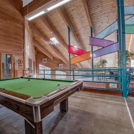 Silverthorne Condo with Mtn views, Pool & Hot tub