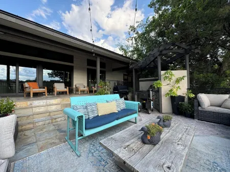 Lakeway Waterfront,  Lake Travis, Private Dock & Hot Tub