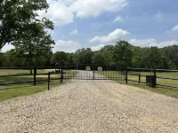 Tranquil Country Getaway near Bois D' Arc Lake and Lake Bonham.