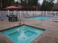 Newly Renovated In-Town Whitefish Townhome w/ Pool. Between Downtown & Ski Hill.