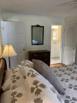 Charming Meadow View Cottage in heart of historic Dorset VT! Pet friendly!