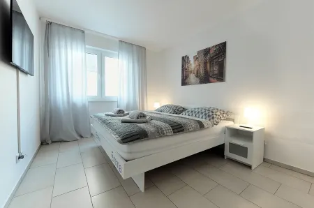 Modern Wohnen mit Smarttv, Parkplatz und Küche