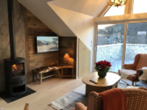 Contemporary mountain-style l'Isardère apartment