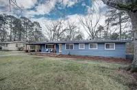 The North Star - Luxury 3bd/3ba Home by WholeFoods Hotels in Jackson