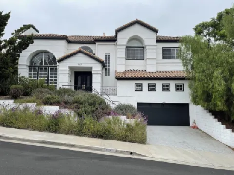 Large 6-bedroom house w/jacuzzi in lovely Monterey Park Hotels near Fatman Ding Plaza