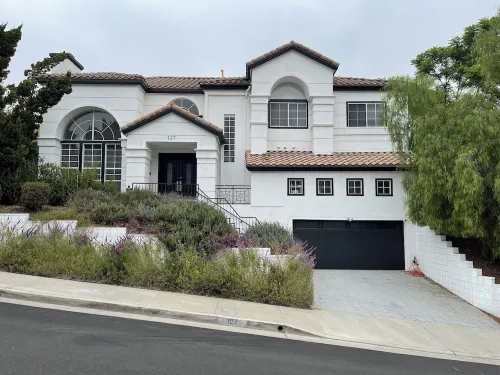 Large 6-bedroom house w/jacuzzi in lovely Monterey Park