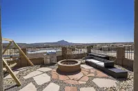 TURTLEBACK OASIS! Mins to Lake, Hot Springs & Golf Hotels near Zia Kayak Outfitters