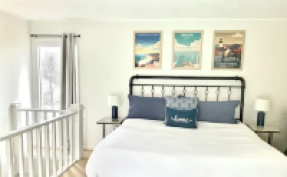 Long Lake Peninsula Traverse City 3Br Home. Swim,Kayaks,Lake,Bikes,Ski Crystal