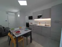 SAILING SUITE APARTMENT WITH BEACHFRONT GARDEN