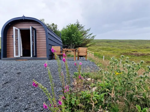 Rowan Gorgeous Glamping Hideaway Hotels in Garve