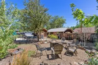 House of Mint - Down Town FLG w/  Hot Tub! Sleeps 12