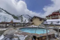 Pallisades Village View Condo