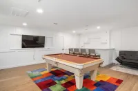 Modern house by ATT,6 flags-DFW-downtown Dallas