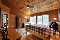 Northwoods Retreat- UTV/Snowmobilers paradise!  Enjoy Voyager Village amenities!