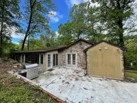 Entire Mountain Cottage Near Scenic Hiking Trails, Your Getaway Retreat!