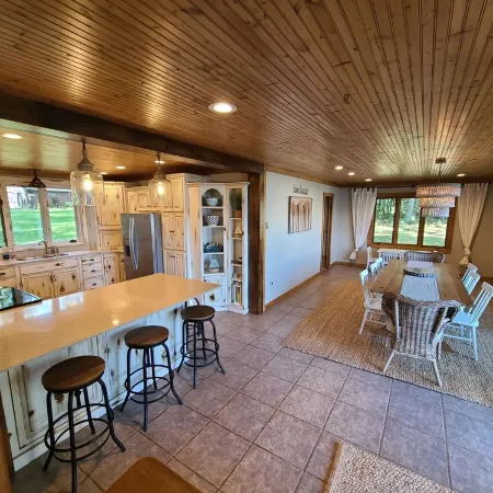 Private Beach, Beautiful Lake Home, Fishing, Recreation - Everything You Need!