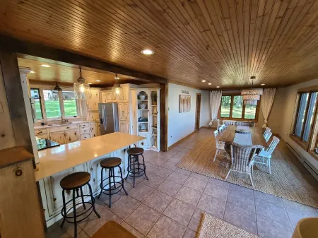 Private Beach, Beautiful Lake Home, Fishing, Recreation - Everything You Need!