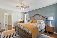 Hanahan Haven GameRoom Bikes FirePit Dog & Family Friendly