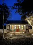 Byrd + Branch "Guest Favorite" King Cabin Near Downtown & Wine Trail, sleeps 3 Hotel dekat Grape Creek Vineyards