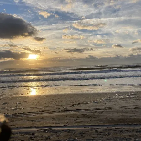 Perfect Beach House; Majestic Ocean Views, less than 100 steps to beach
