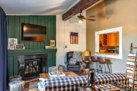 Family friendly Camp themed condo on Lake Como, minutes to downtown Lake Geneva