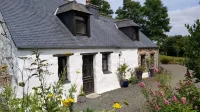 Le Gîte "les Sources de Guerzouil" Vous Accueille Dans son bel Écrin de Verdure