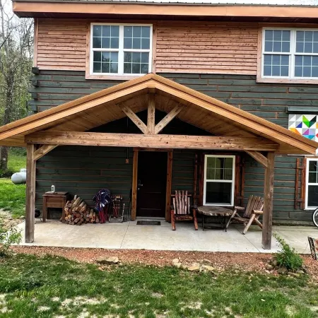 Comfortable cabin. French Lick. Close to everything. Pet friendly. WiFi. Acerage